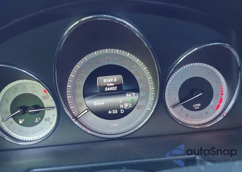 2015 Mercedes-Benz Glk 350 z USA, uszkodzony, nr VIN WDCGG5HB1FG439862